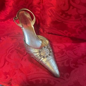 #32 silver w/ diamond Pierre dumas heels